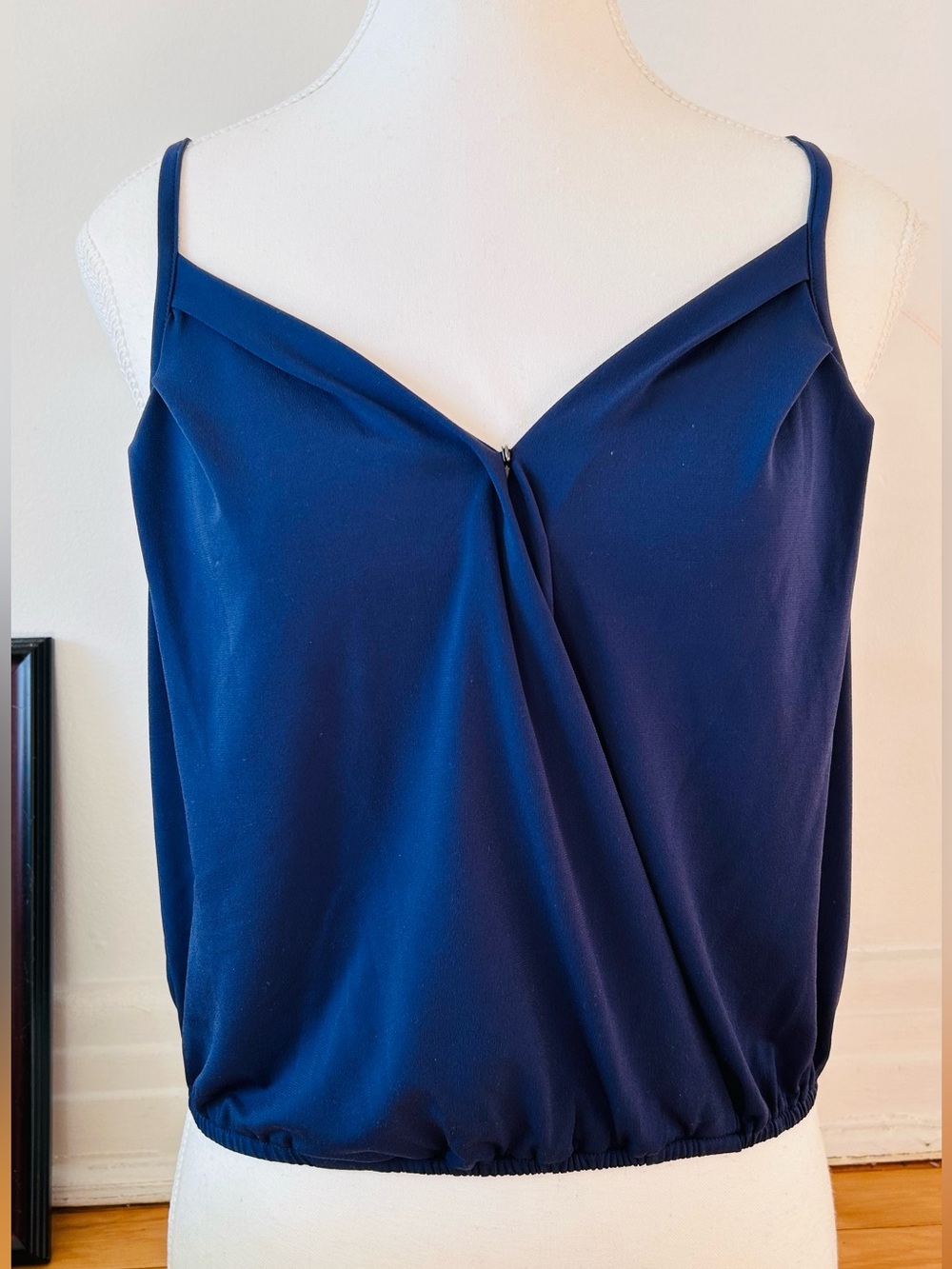 BCBGeneration Navy Draped V-Neck Sleeveless Cami size XXS